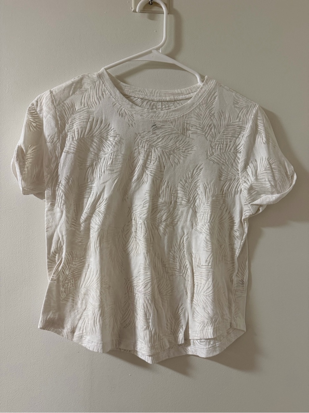 Me to We White Palm-Leaf Short Sleeve Tee
